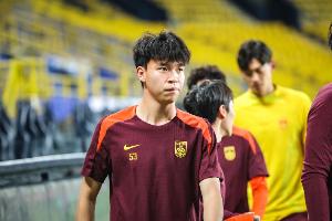 沪媒:国足态度无可指摘,今晚面对澳大利亚拿分是现实目标