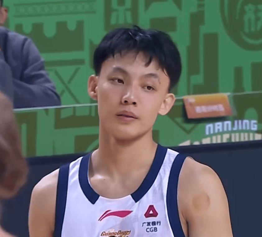 开云体育下载-疯狂一夜！广东豪取三连胜，辽篮山西齐被虐，联盟第一惨遭爆冷