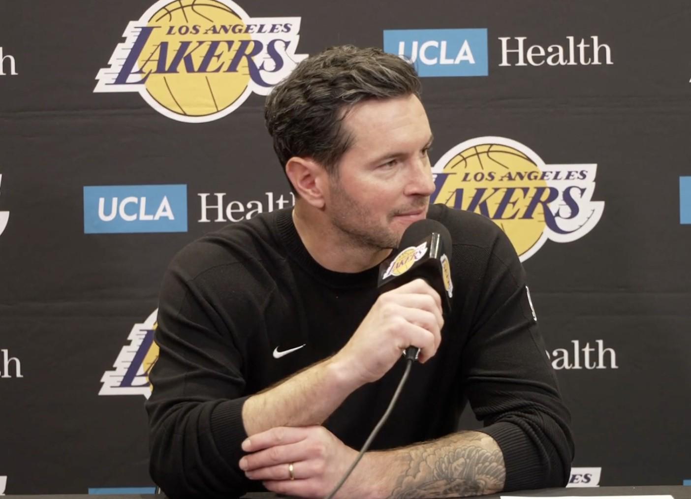 开云-雷迪克：东契奇绝杀是个伟大的时刻；从没见过詹姆斯如此飞身救球