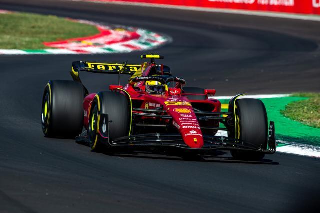 Carlos-Sainz-scaled.jpg